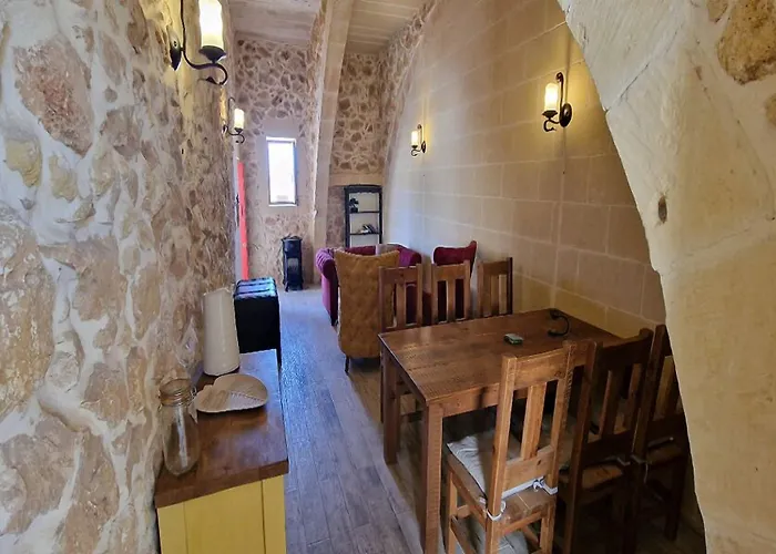 The Old Mill 4* Il-Pergla