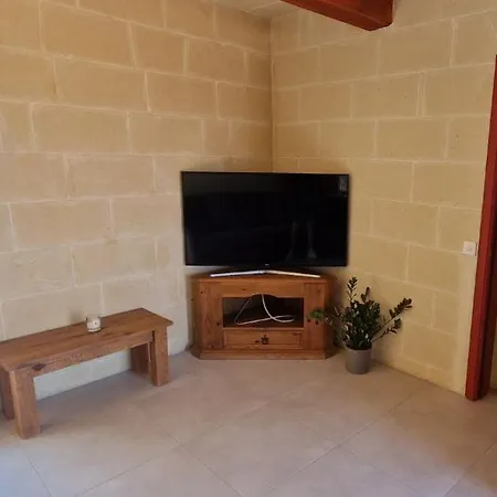 The Old Mill 4* Il-Pergla