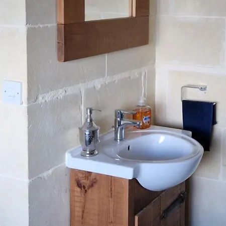 ベッド・アンド・ブレックファスト The Old Mill 4*