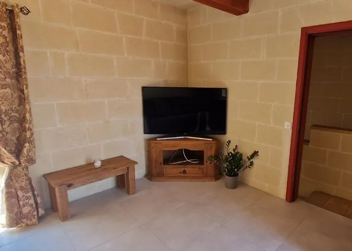 The Old Mill 4* Il-Pergla